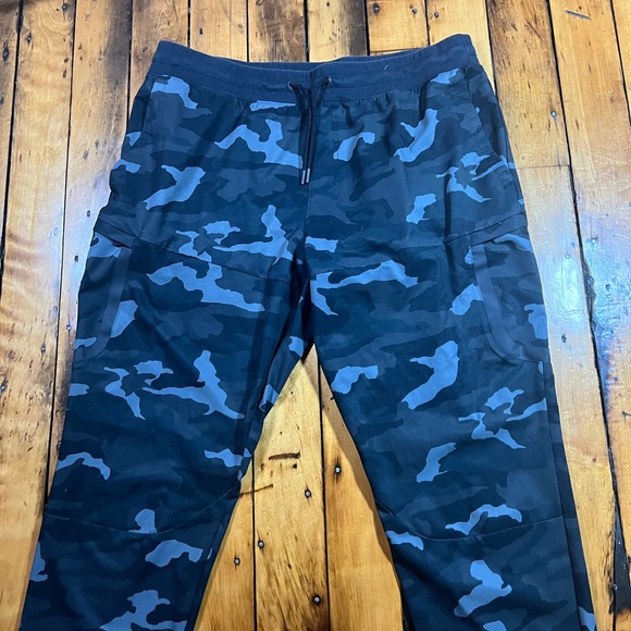 Under Armour Men’s XXL Sportstyle Elite Cargo Pants Dark Camo Fitted Jogger Gym